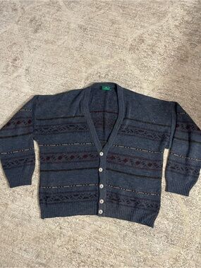 CANDA vintage Blue Patterned Button-Up Cardigan with Maroon Accents